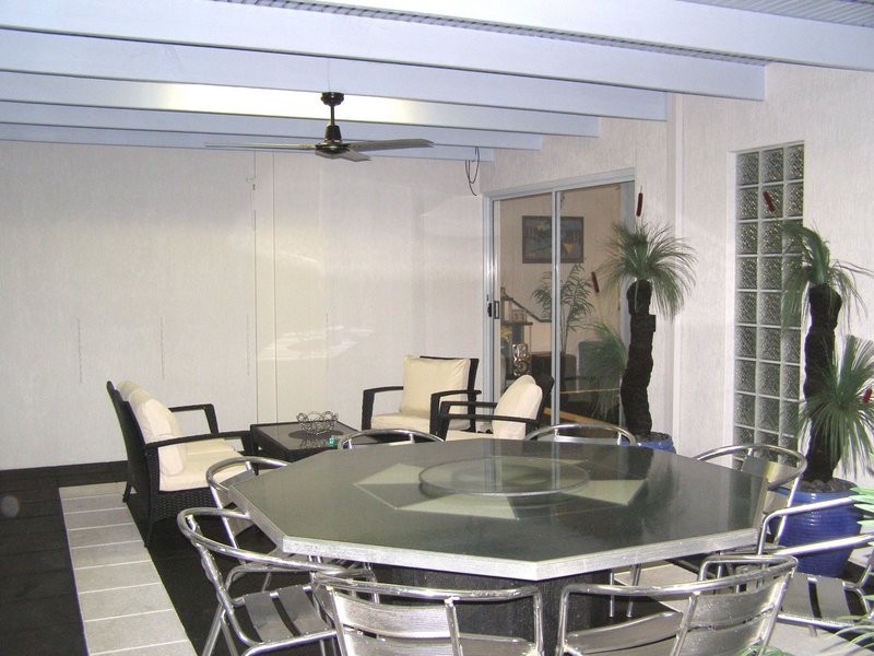 4 Taree Close, Pakenham VIC 3810