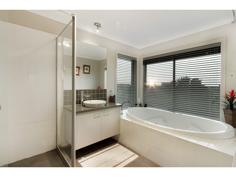 51 Chirnside Road, Berwick VIC 3806