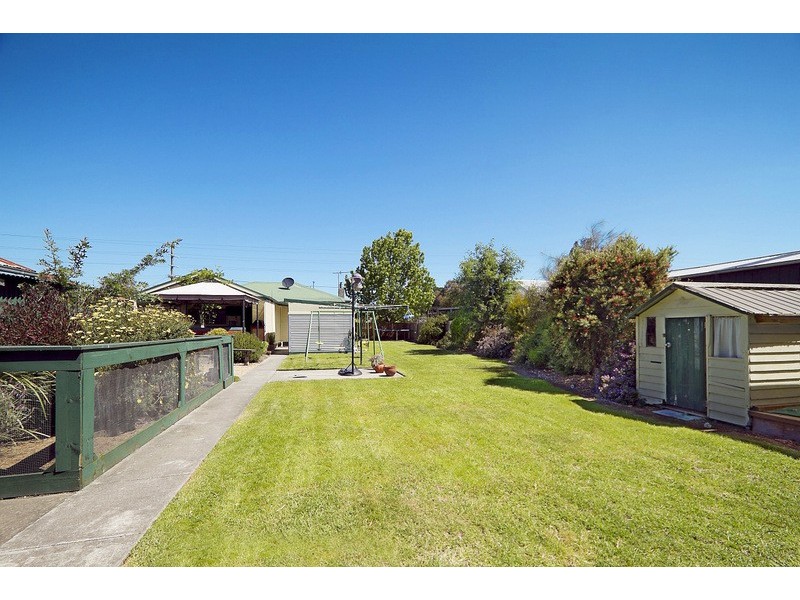 21 Railway Avenue, Bunyip VIC 3815