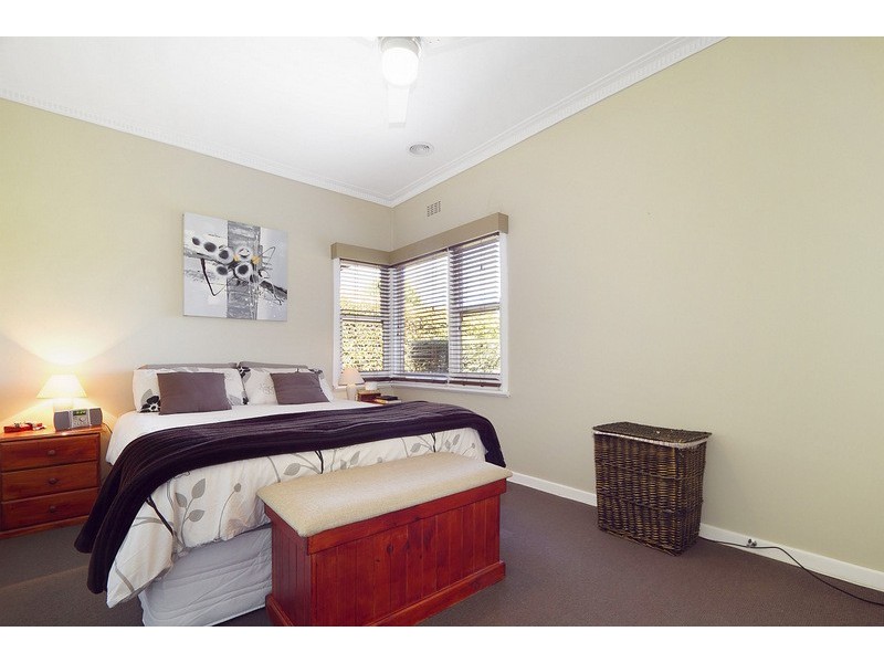 21 Railway Avenue, Bunyip VIC 3815