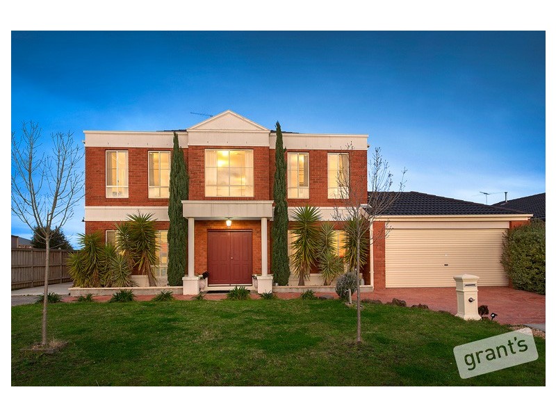 10 Maor Drive, Pakenham VIC 3810