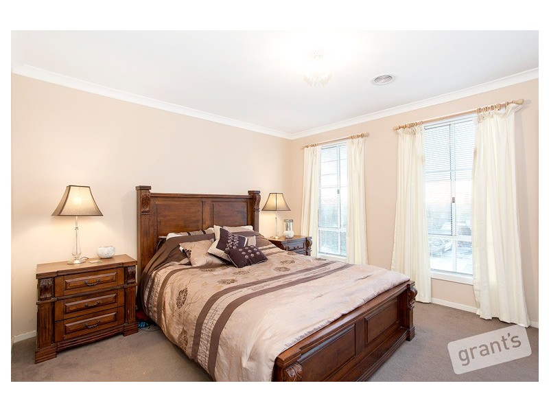 10 Maor Drive, Pakenham VIC 3810