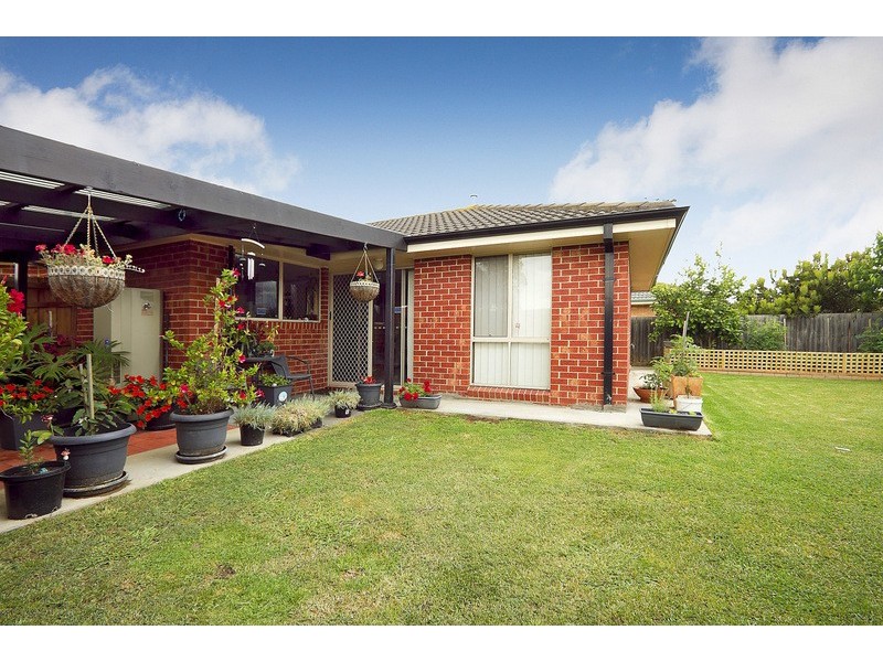 2 Stella Place, Pakenham VIC 3810
