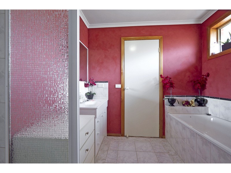 2 Stella Place, Pakenham VIC 3810