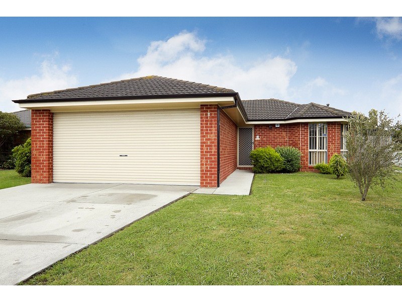 2 Stella Place, Pakenham VIC 3810