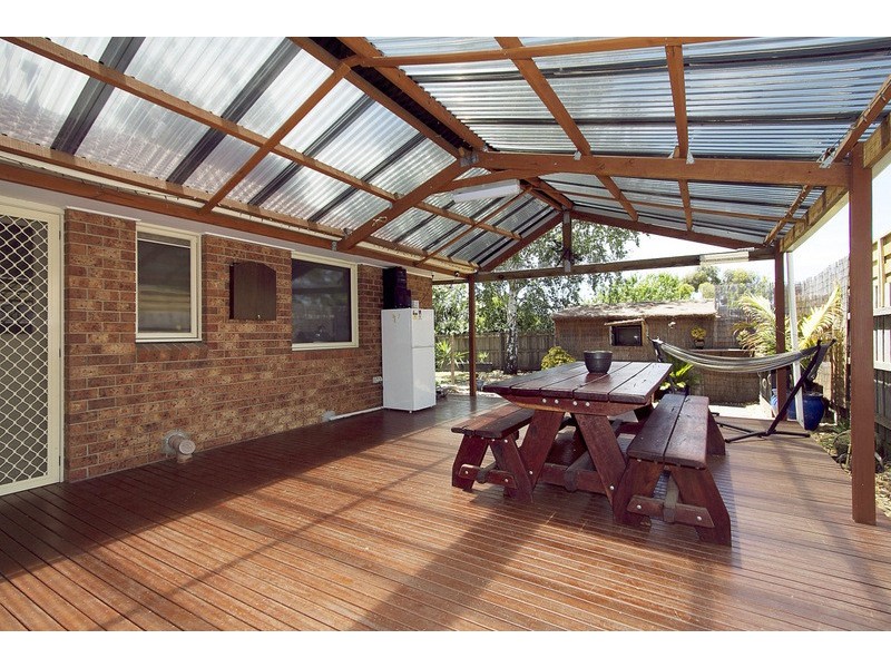 24 Broadwalk Grove, Endeavour Hills VIC 3802