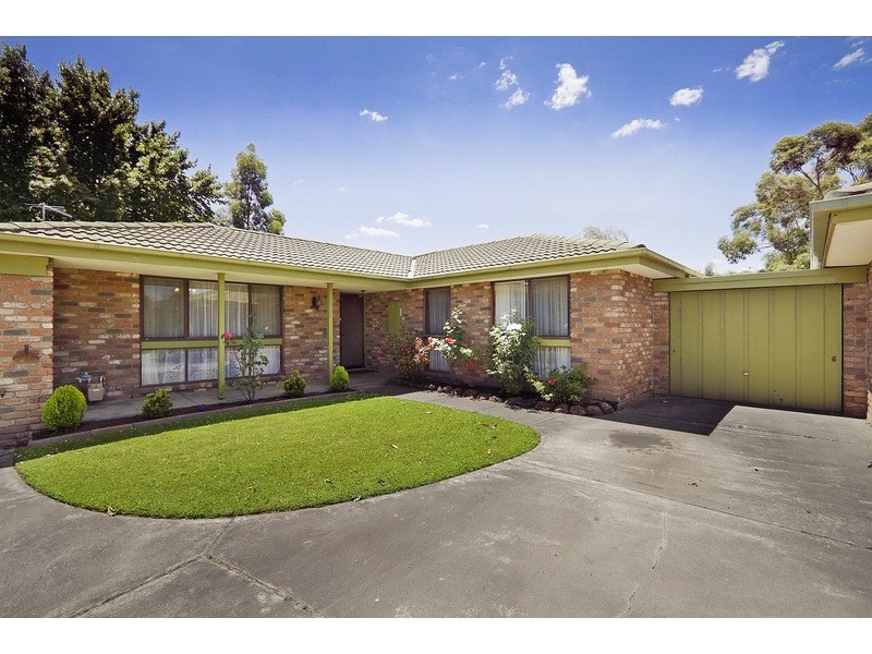 4/10 Wadsley Avenue, Pakenham VIC 3810