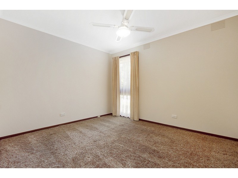 4/10 Wadsley Avenue, Pakenham VIC 3810