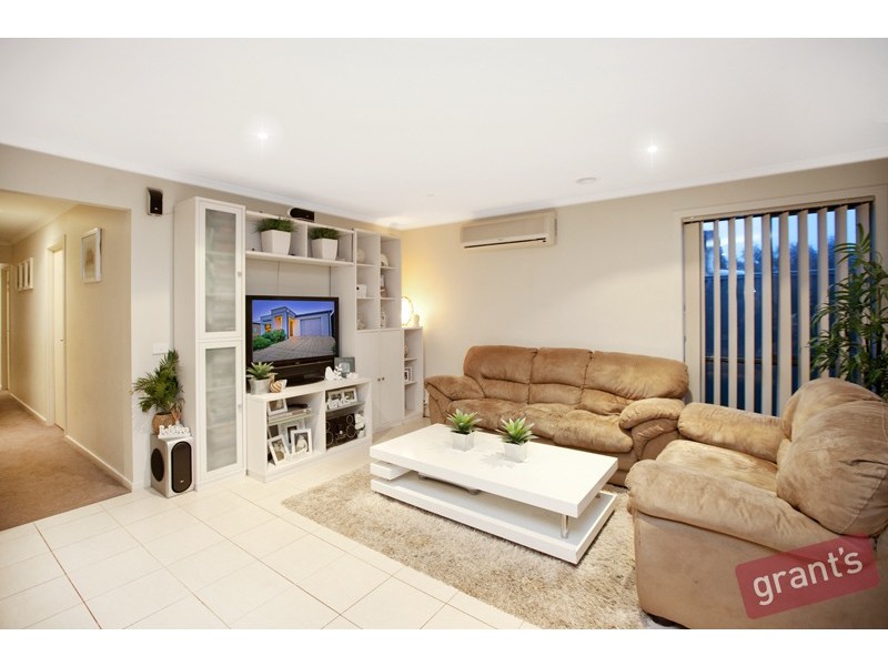 6 Tangelo Terrace, Pakenham VIC 3810