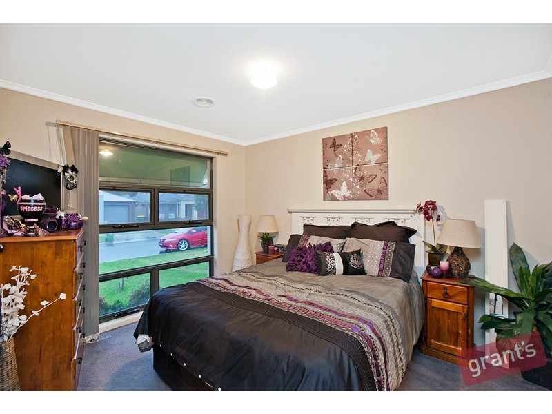 6 Tangelo Terrace, Pakenham VIC 3810