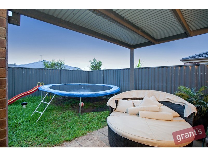 6 Tangelo Terrace, Pakenham VIC 3810
