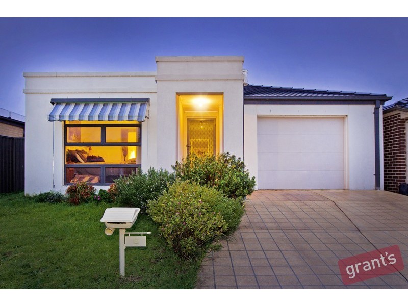 6 Tangelo Terrace, Pakenham VIC 3810