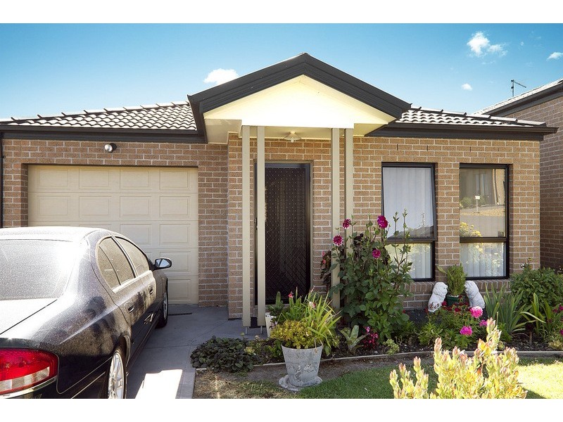 Unit 14/103 Army Road, Pakenham VIC 3810