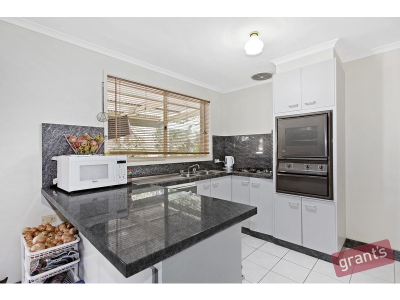 6 Aberdeen Heights, Pakenham VIC 3810