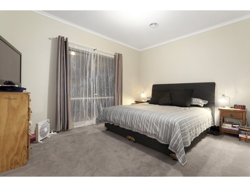 8 Day Lilly Court, Pakenham VIC 3810