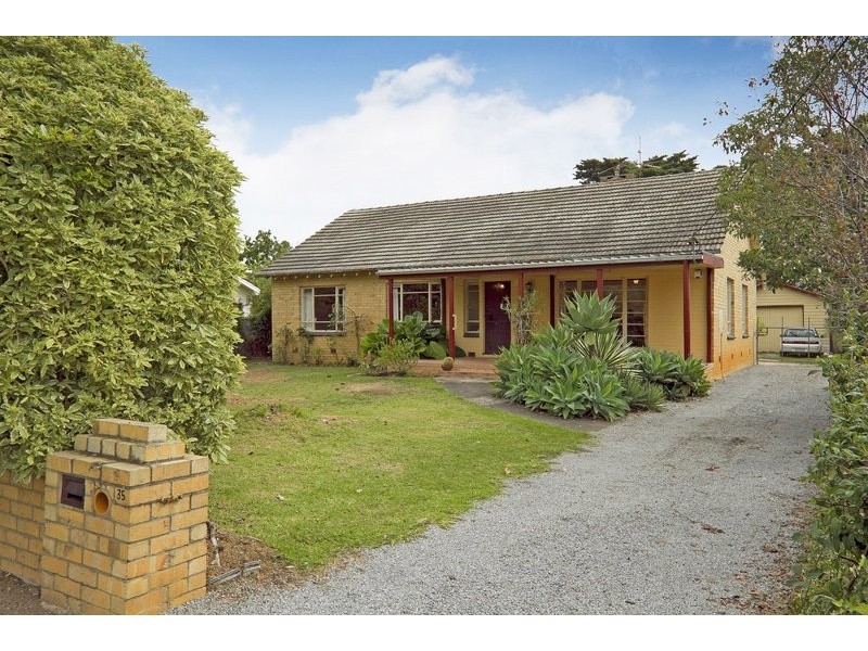 35 Rogers Street, Pakenham VIC 3810