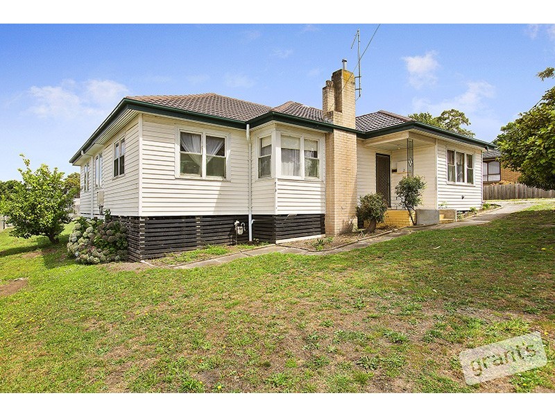 17 Campbell Street, Garfield VIC 3814