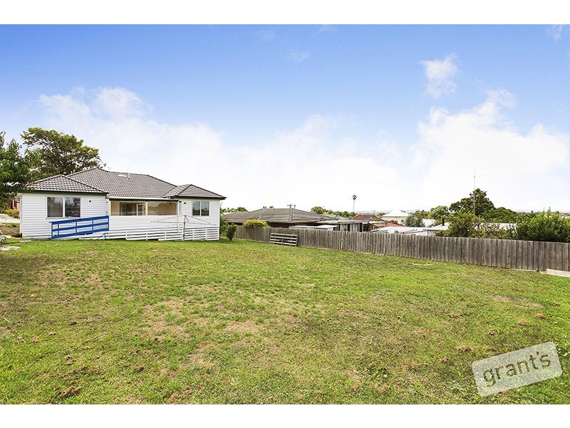 17 Campbell Street, Garfield VIC 3814