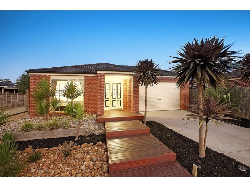 72 Manna Gum Drive, Pakenham VIC 3810