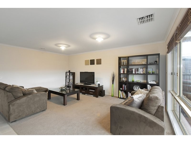 72 Manna Gum Drive, Pakenham VIC 3810