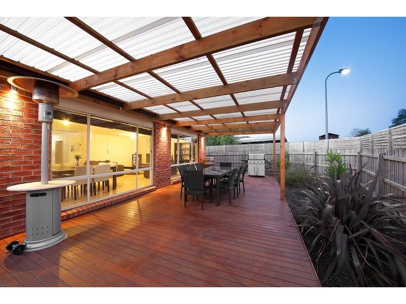 72 Manna Gum Drive, Pakenham VIC 3810