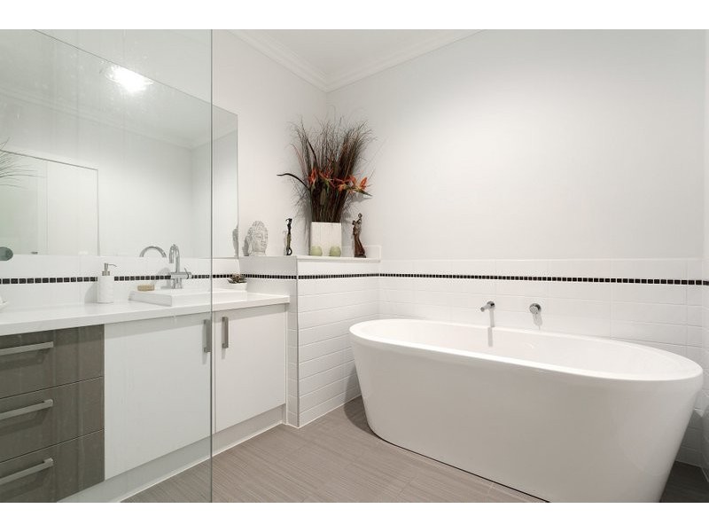 11,16-20 Cormorant Parade, Pakenham VIC 3810