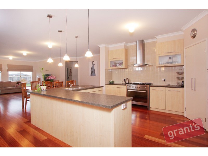 12 McAuley Avenue, Pakenham VIC 3810