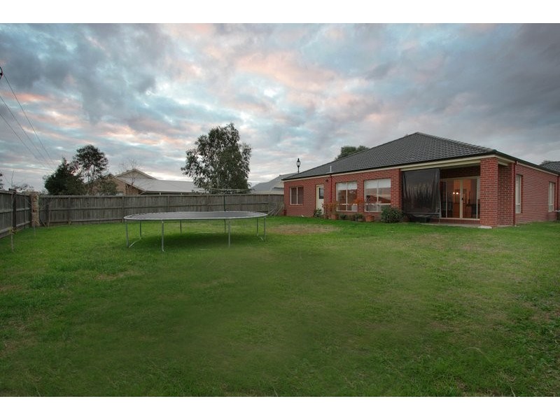 12 McAuley Avenue, Pakenham VIC 3810