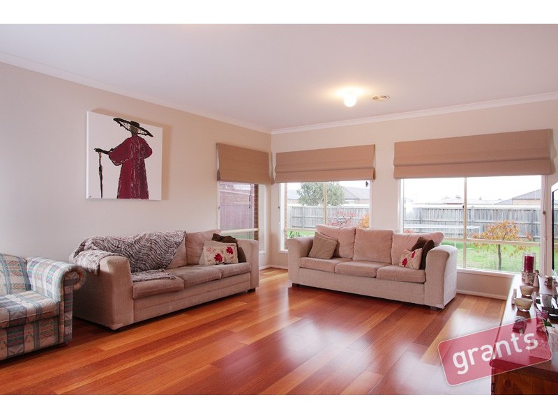 12 McAuley Avenue, Pakenham VIC 3810