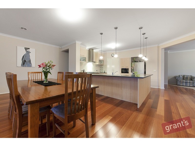 12 McAuley Avenue, Pakenham VIC 3810