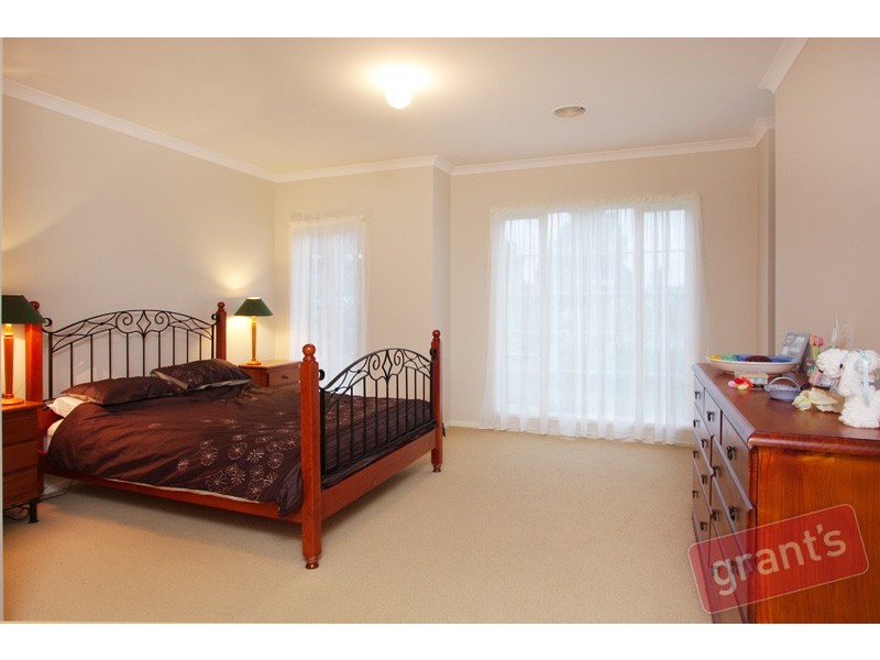 12 McAuley Avenue, Pakenham VIC 3810