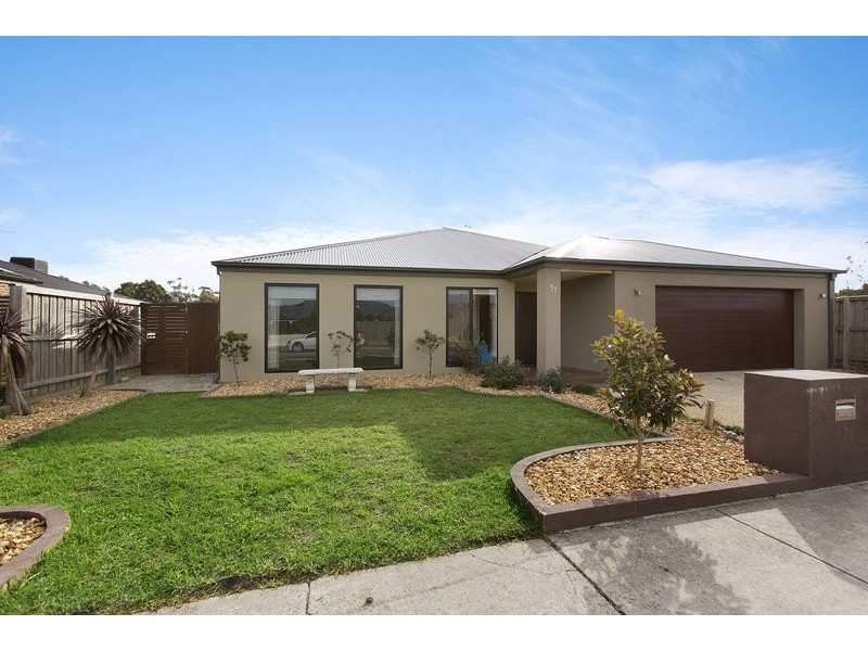 11 Mia Drive, Pakenham VIC 3810