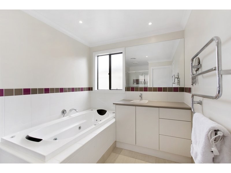 11 Mia Drive, Pakenham VIC 3810
