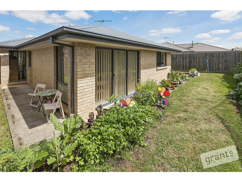 3/39 Ebony Drive, Pakenham VIC 3810