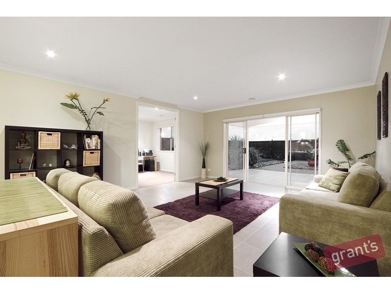 34 Gallery Way, Pakenham VIC 3810