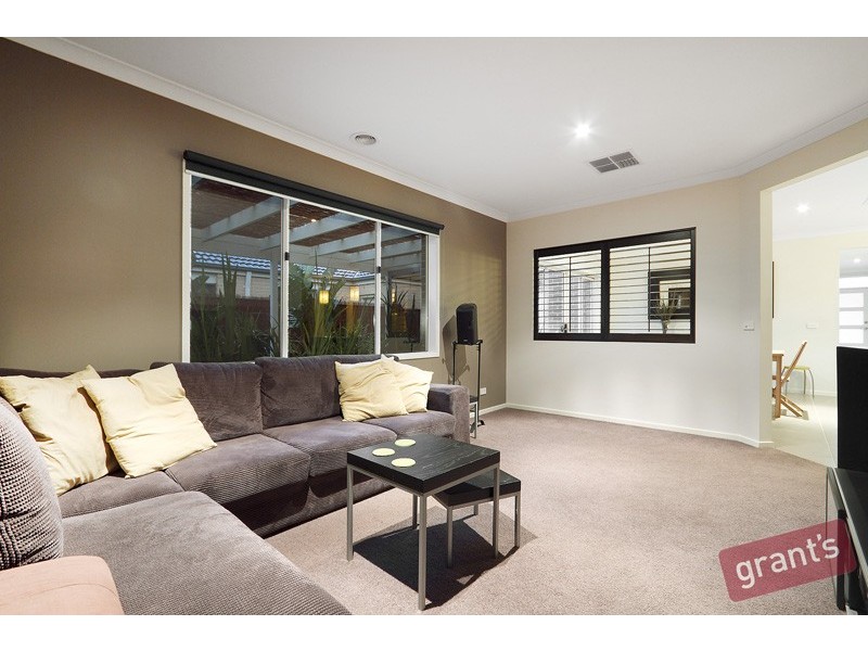 34 Gallery Way, Pakenham VIC 3810