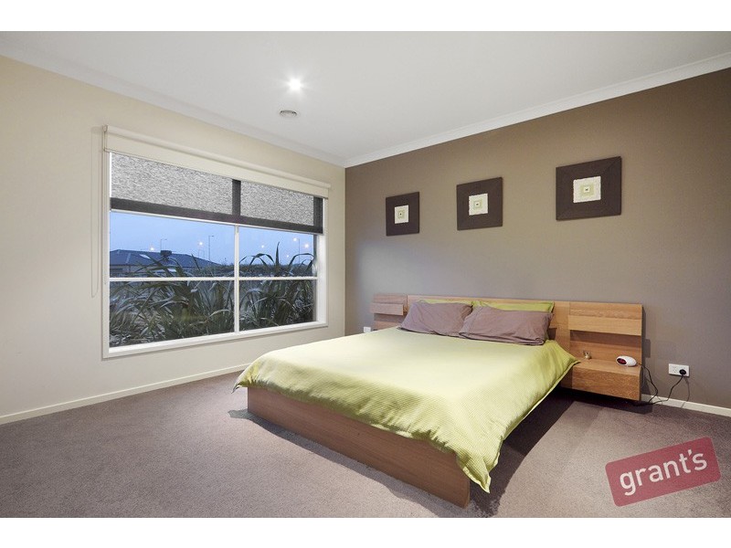 34 Gallery Way, Pakenham VIC 3810