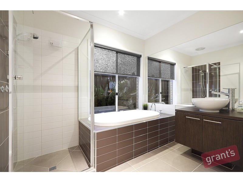 34 Gallery Way, Pakenham VIC 3810