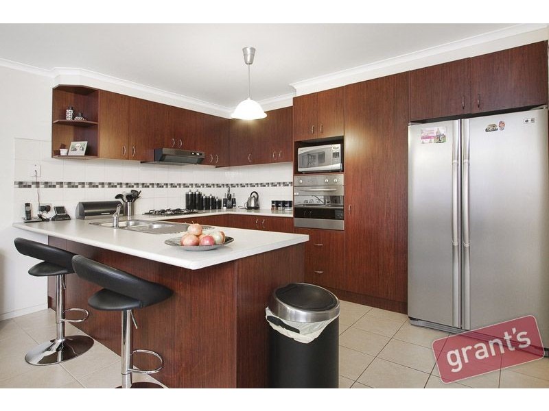 34 Grevillea Place, Pakenham VIC 3810