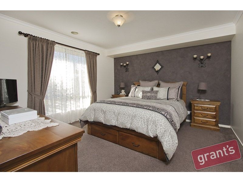 34 Grevillea Place, Pakenham VIC 3810