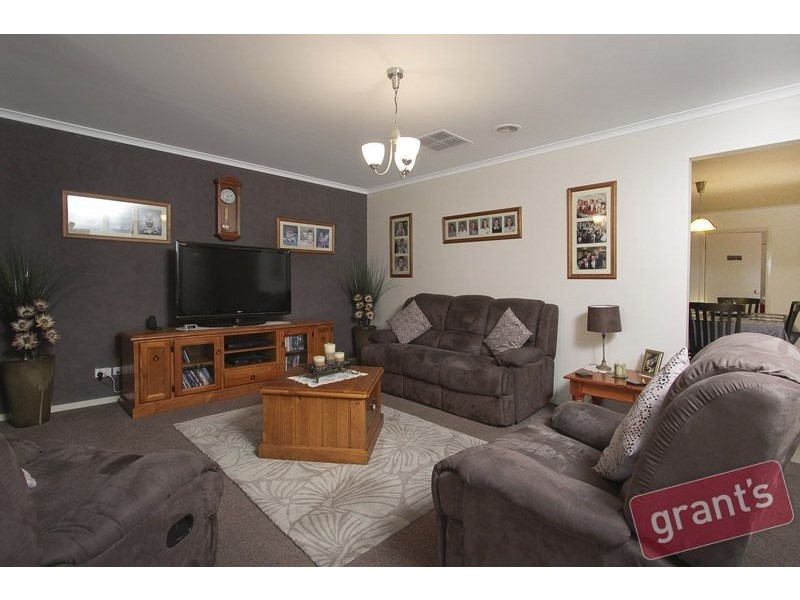 34 Grevillea Place, Pakenham VIC 3810