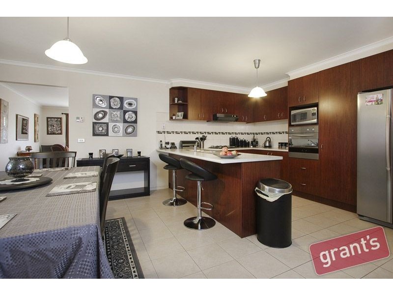 34 Grevillea Place, Pakenham VIC 3810