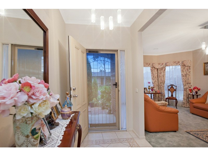 7 Stokes Green, Pakenham VIC 3810