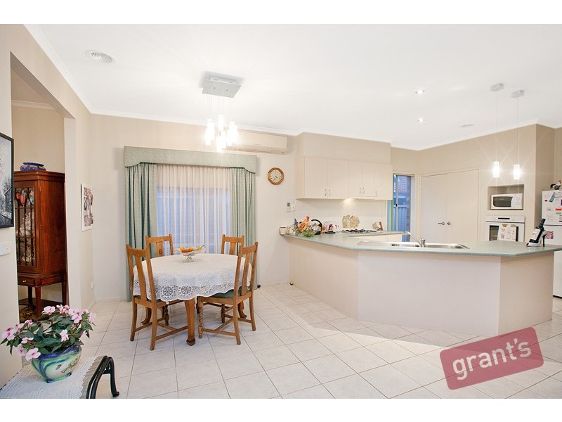 7 Stokes Green, Pakenham VIC 3810