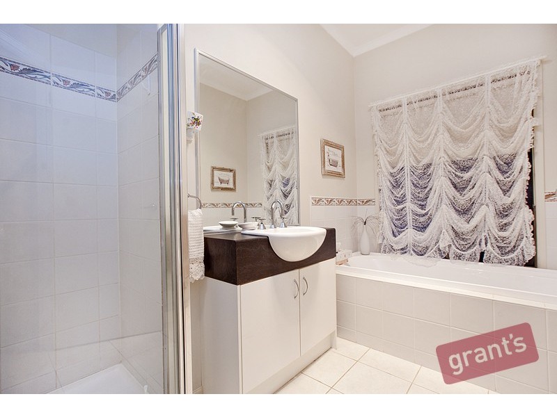 7 Stokes Green, Pakenham VIC 3810