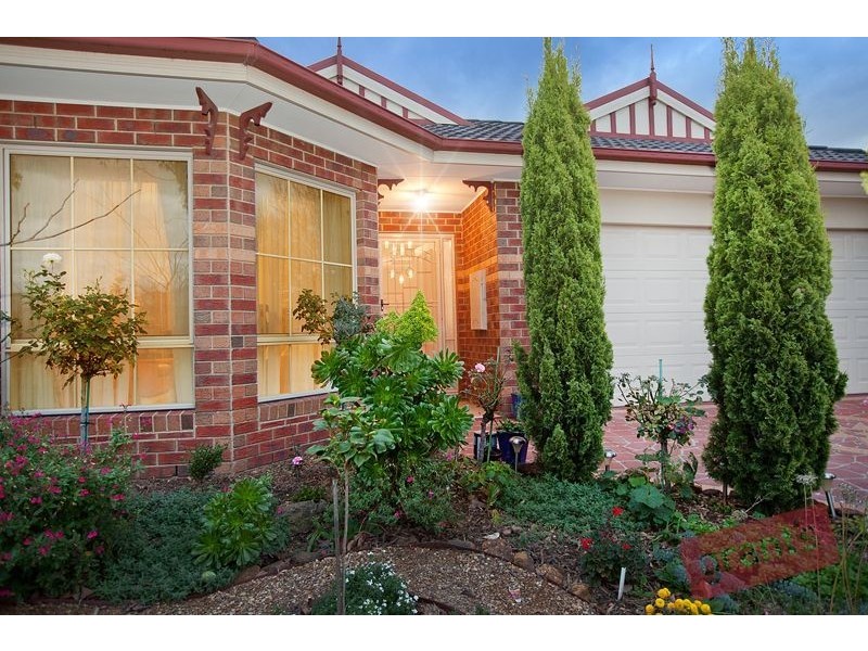 7 Stokes Green, Pakenham VIC 3810