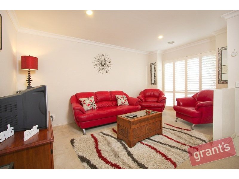 6 Ashwood Grove, Pakenham VIC 3810