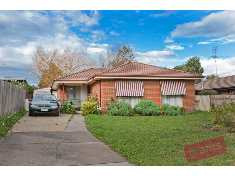 8 Beaumont Court, Pakenham VIC 3810