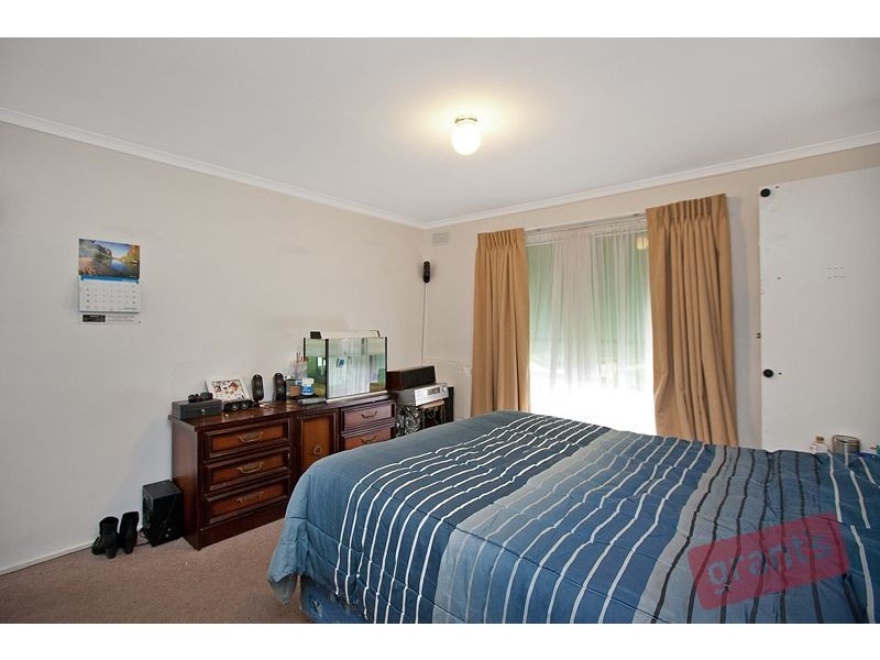 8 Beaumont Court, Pakenham VIC 3810