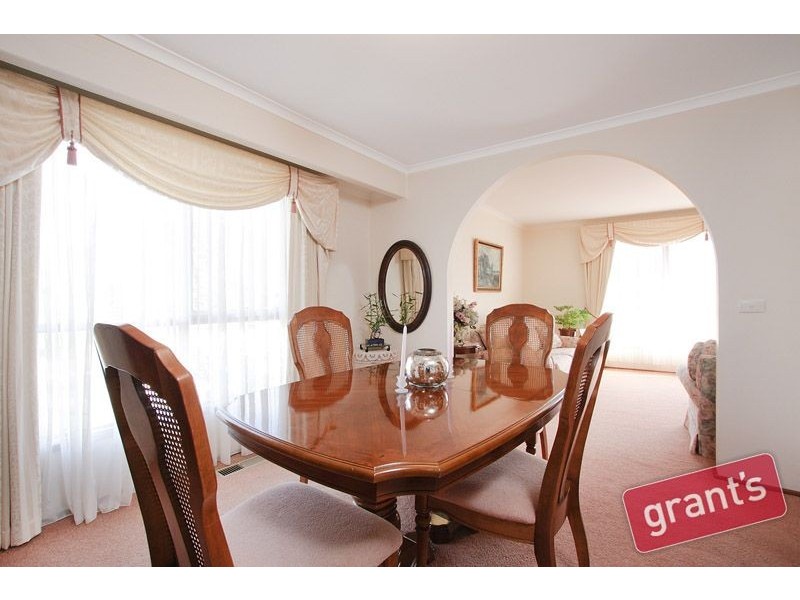 33 Warana Drive, Hampton Park VIC 3976